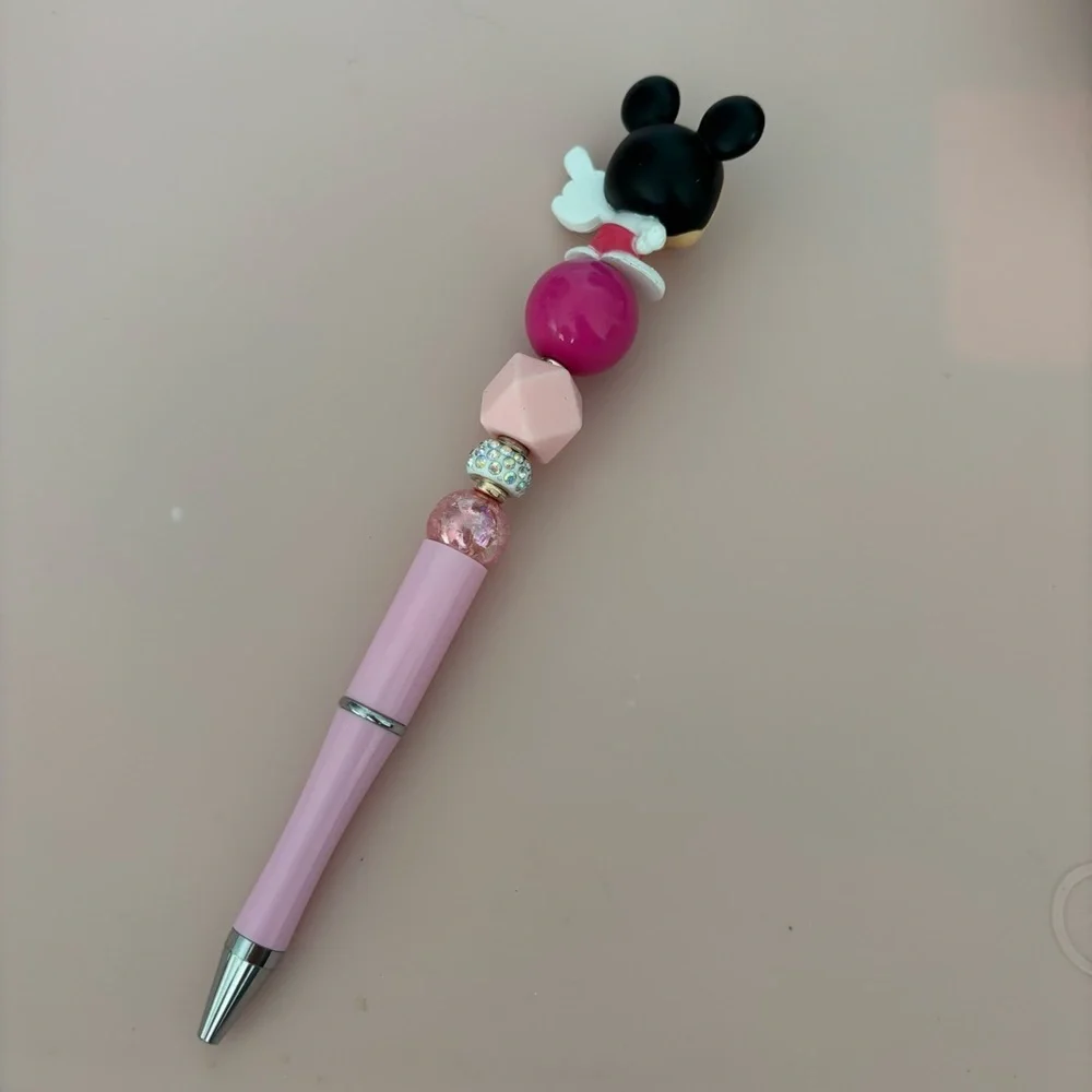 Disney Doorables: Mickey Mouse: Cheerleader Mickey Mouse handmade beaded pen